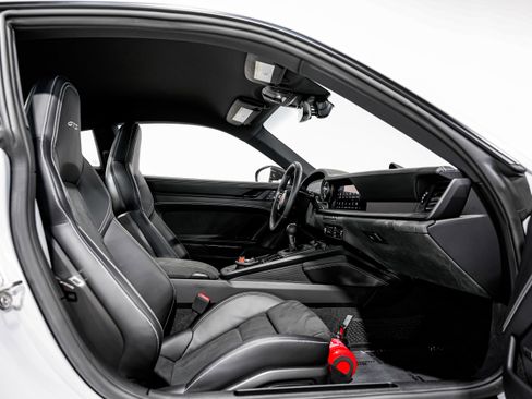 Used 2023 Porsche 911 Carrera GTS image 32