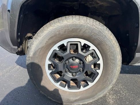 Used 2024 Toyota Tacoma TRD Off-Road AWD/4WD image 12