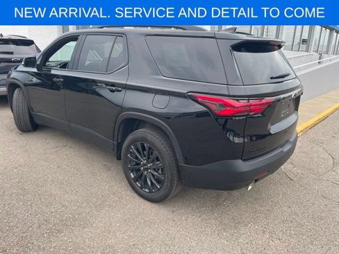 Used 2023 Chevrolet Traverse RS FWD image 3