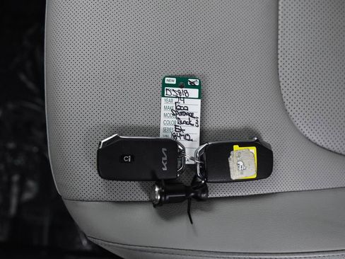 Used 2024 Kia Sportage EX image 25