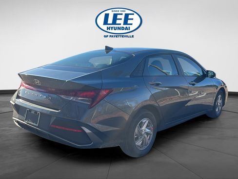 Certified 2026 Hyundai Elantra SE FWD image 7