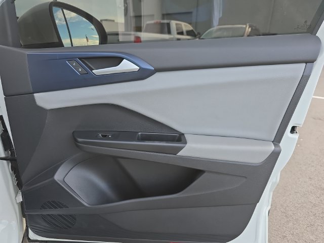 Used 2022 Volkswagen Taos SE FWD image 14
