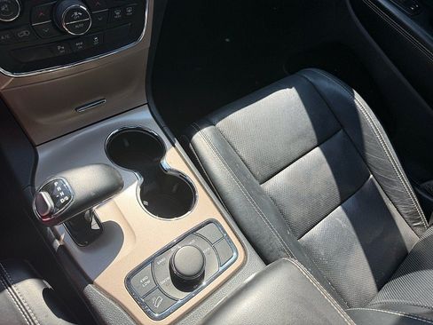 Used 2015 Jeep Grand Cherokee Limited w/ Luxury Group II AWD/4WD image 28