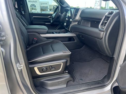 Used 2025 RAM 1500 Laramie w/ Sport Appearance Package AWD/4WD image 18