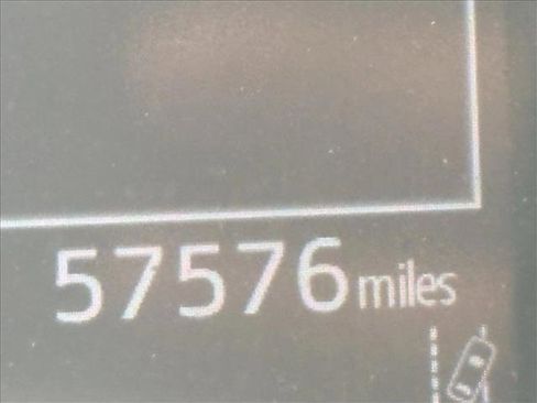 Used 2024 Toyota Camry SE image 6