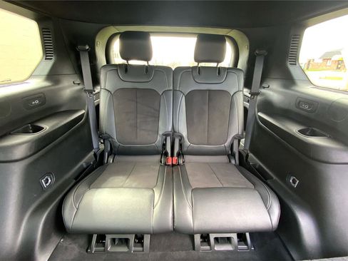 Used 2023 Jeep Grand Cherokee L Laredo image 38