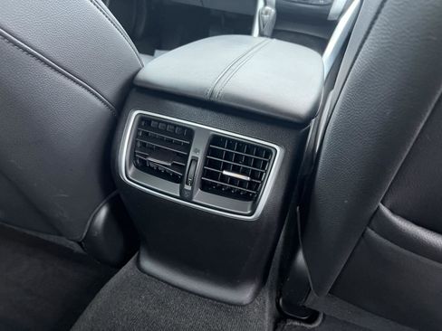 Used 2018 Acura TLX image 14