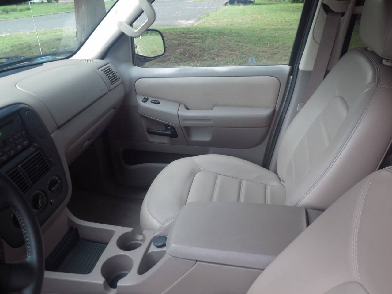 Used 2002 Ford Explorer XLT AWD/4WD image 14