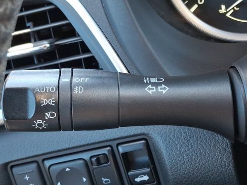 Used 2016 Nissan Sentra SR w/ Driver's Assist Package image 27