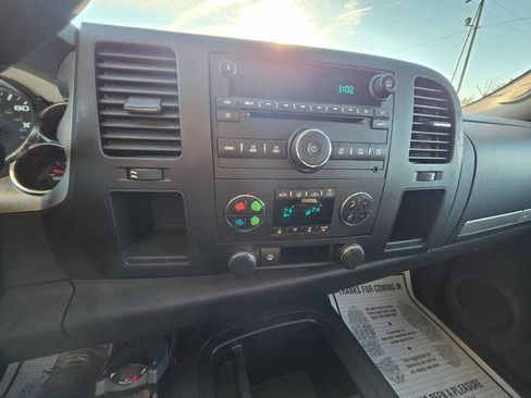 Used 2008 Chevrolet Silverado 2500 LT w/ 2LT Convenience Package image 16