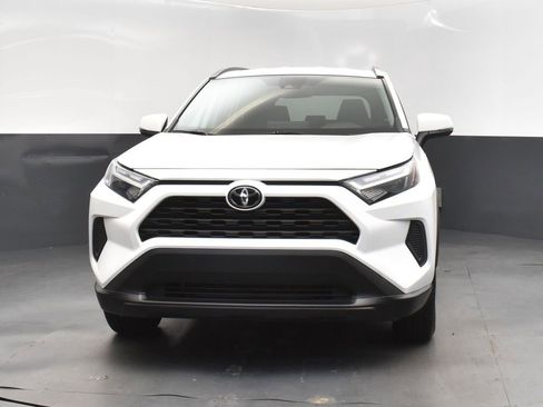 Used 2022 Toyota RAV4 XLE image 10