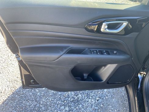 New 2026 Jeep Compass Latitude image 28