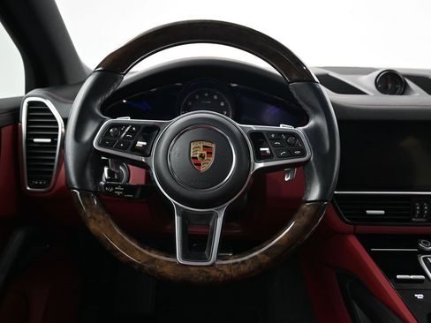 Used 2023 Porsche Cayenne S Platinum image 13