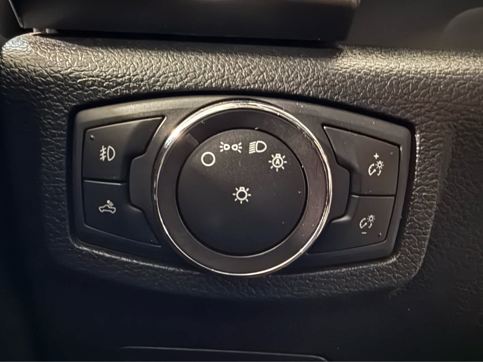 Used 2018 Ford F150 XLT w/ Equipment Group 302A Luxury AWD/4WD image 27