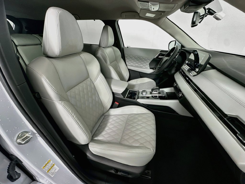 Used 2024 Mitsubishi Outlander SEL FWD image 29