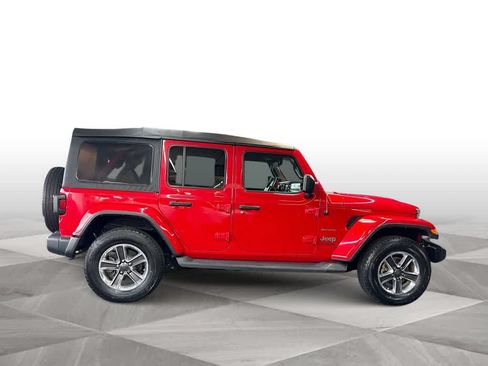 Used 2018 Jeep Wrangler Unlimited Sahara AWD/4WD image 9