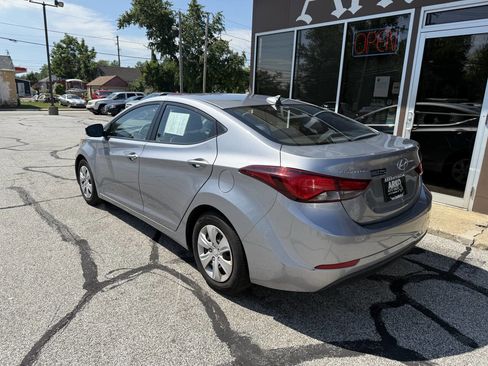 Used 2016 Hyundai Elantra SE image 6