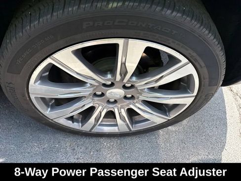 Used 2019 Cadillac XT4 Premium Luxury w/ Enhanced Visibility Package FWD image 11