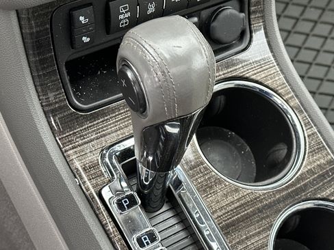 Certified 2016 GMC Acadia SLT w/ Premium Edition image 36