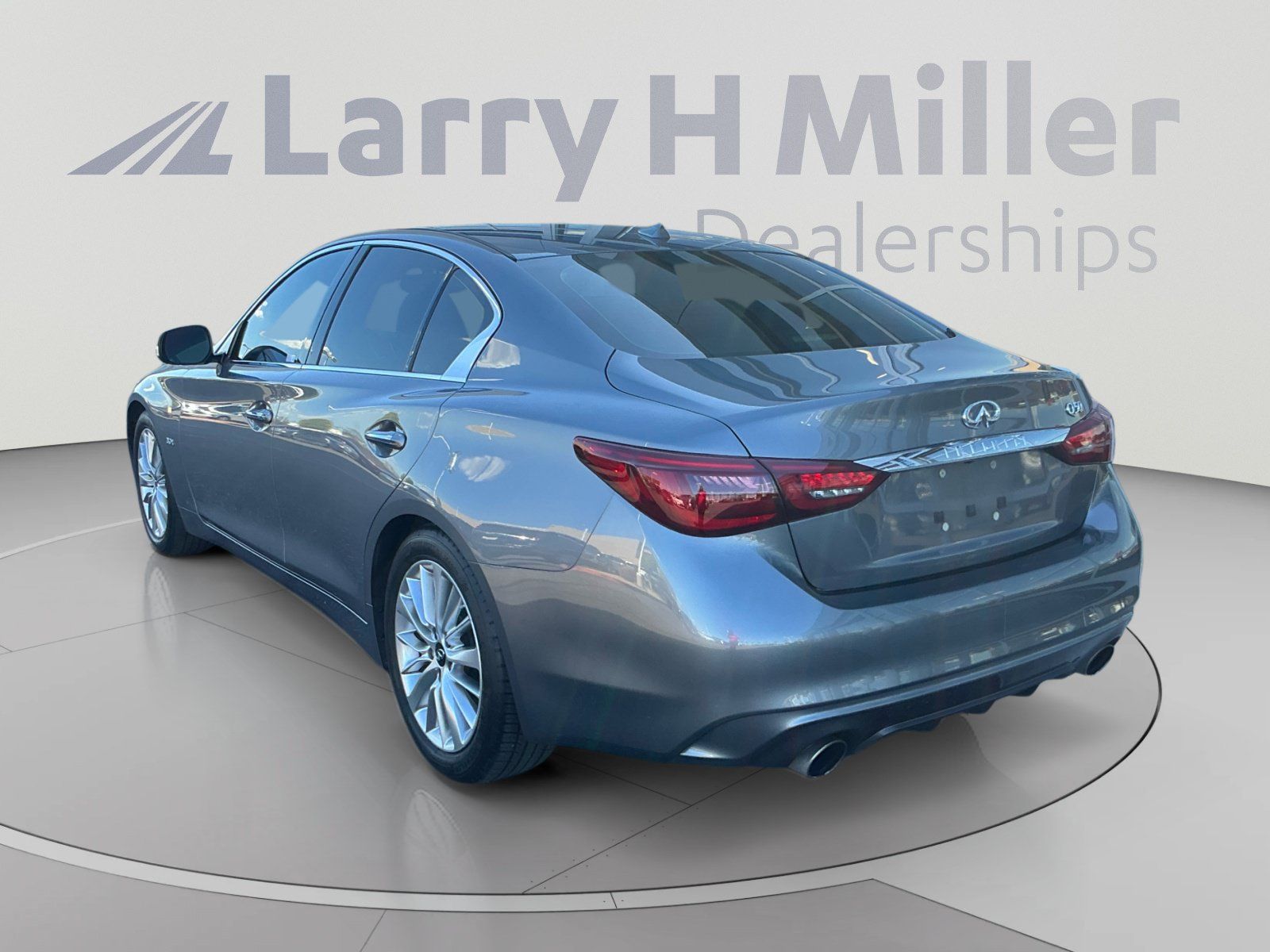 Used 2019 INFINITI Q50 Luxe w/ All Weather Package (L93) RWD image 3