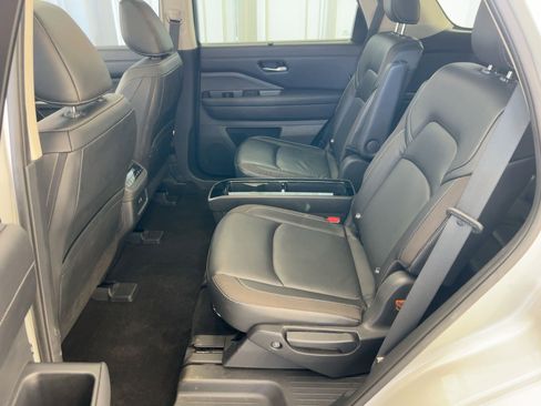 Used 2023 Nissan Pathfinder SL w/ SL Premium Package image 15