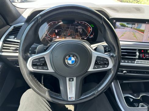 Used 2022 BMW X7 xDrive40i w/ M Sport Package AWD/4WD image 3