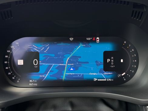 Certified 2025 Volvo XC60 B5 Plus AWD/4WD image 18