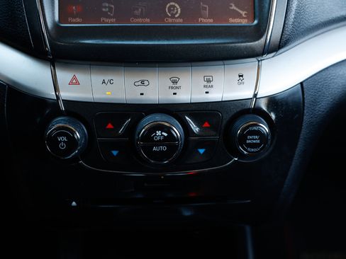 Used 2015 Dodge Journey SXT w/ Flexible Seating Group image 30