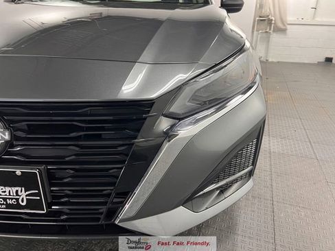 Used 2025 Nissan Altima 2.5 SV FWD image 11