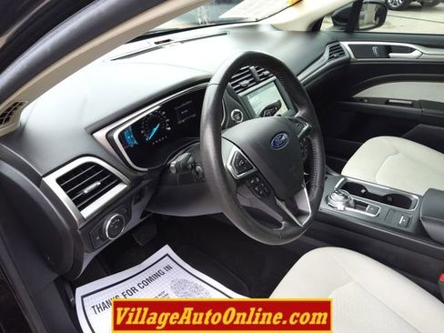 Used 2019 Ford Fusion SE w/ Equipment Group 151A image 19