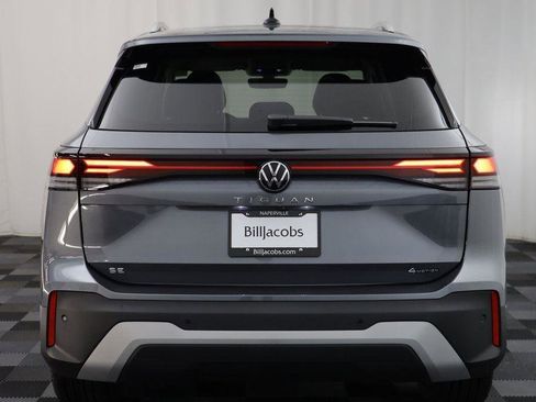 New 2025 Volkswagen Tiguan SE image 15