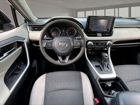 Used 2021 Toyota RAV4 XLE FWD image 8