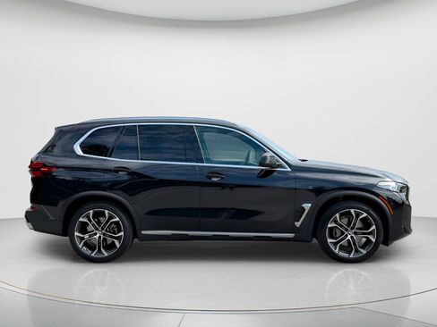 Used 2024 BMW X5 xDrive40i w/ Premium Package AWD/4WD image 4