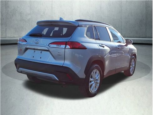 Used 2023 Toyota Corolla Cross LE image 6