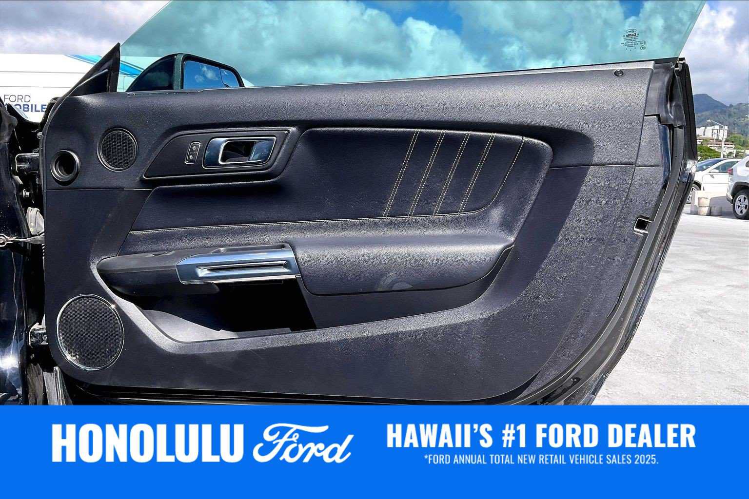 Used 2018 Ford Mustang GT Premium w/ Black Accent Package RWD image 27