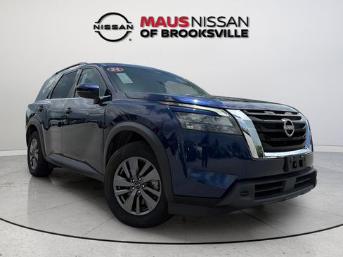 Certified 2024 Nissan Pathfinder SV FWD image 3