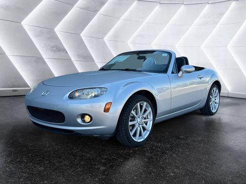Used 2007 MAZDA MX-5 Miata Grand Touring image 3
