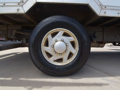 Used 2019 Ford E-350 and Econoline 350 Super Duty w/ Power Windows & Locks Group image 24