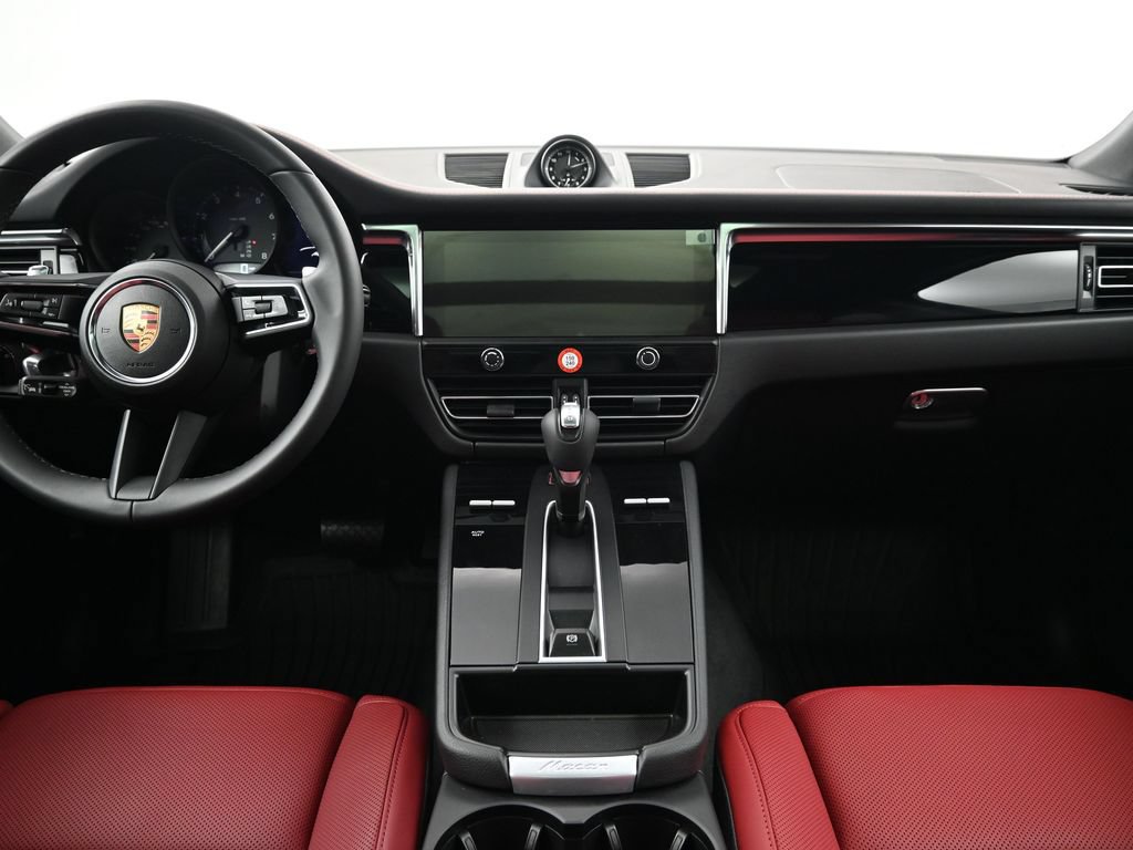 Used 2026 Porsche Macan AWD/4WD image 9