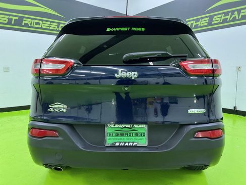 Used 2016 Jeep Cherokee Latitude AWD/4WD image 8