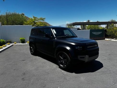 Used 2024 Land Rover Defender 110 X-Dynamic SE AWD/4WD image 3