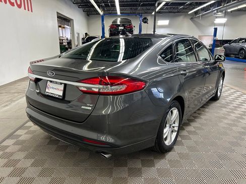 Used 2018 Ford Fusion SE FWD image 10