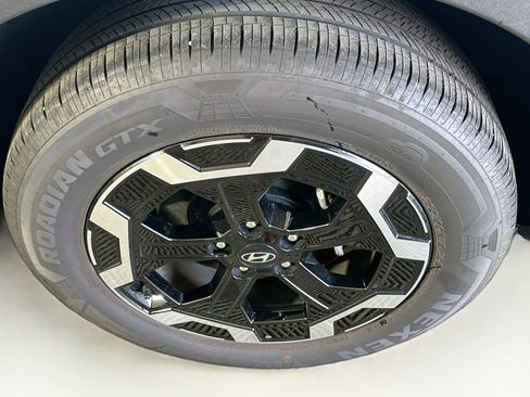 Used 2026 Hyundai Santa Fe SEL FWD image 11