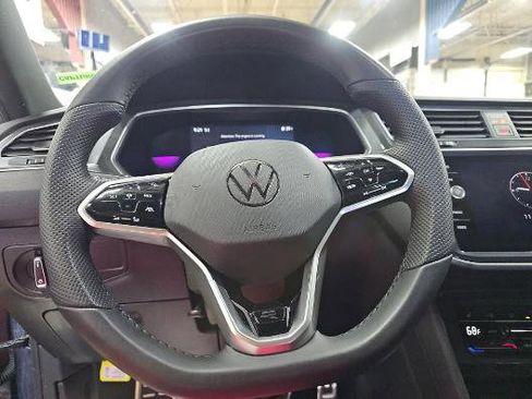 Used 2022 Volkswagen Tiguan SE R-Line image 7