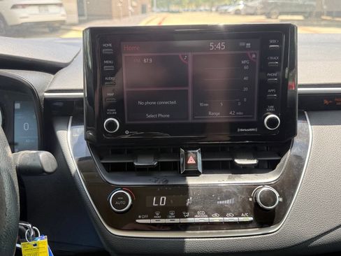 Used 2022 Toyota Corolla LE FWD image 15