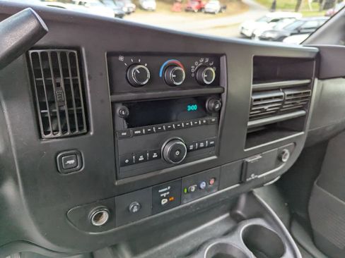 Used 2020 GMC Savana 2500 image 14