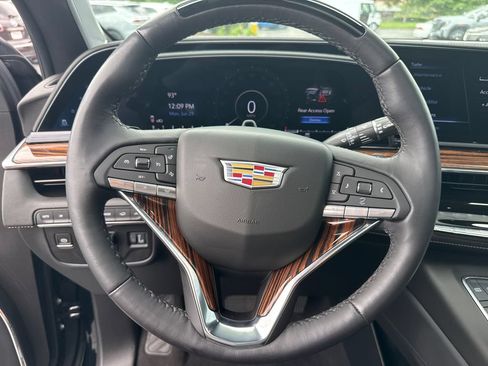 Certified 2024 Cadillac Escalade Premium Luxury w/ Performance Package AWD/4WD image 20