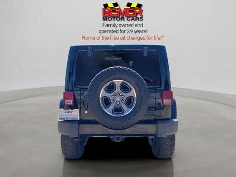 Used 2014 Jeep Wrangler Unlimited Sahara w/ Max Tow Package image 8