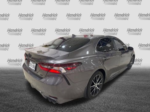 Used 2022 Toyota Camry SE w/ Convenience Package FWD image 11
