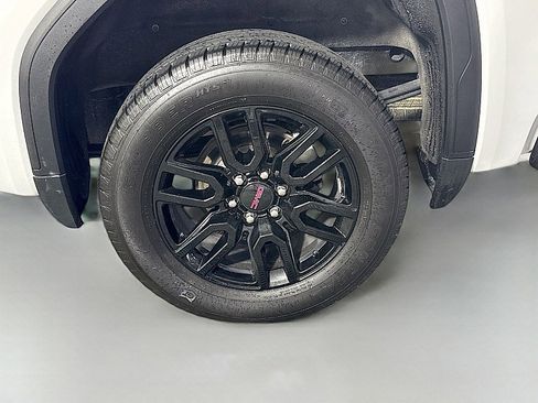Used 2022 GMC Sierra 1500 Elevation image 28